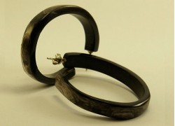 Серьги из рога