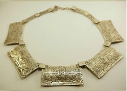 Ожерелье из латуни в серебре