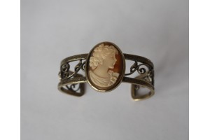 Браслет из бронзы с Викторианской камеей